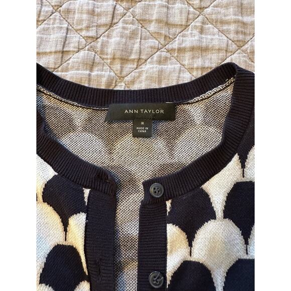 Ann Taylor XL Scallop Pattern Cardigan Black White Button Knit Retro Mod Chic - Picture 3 of 11